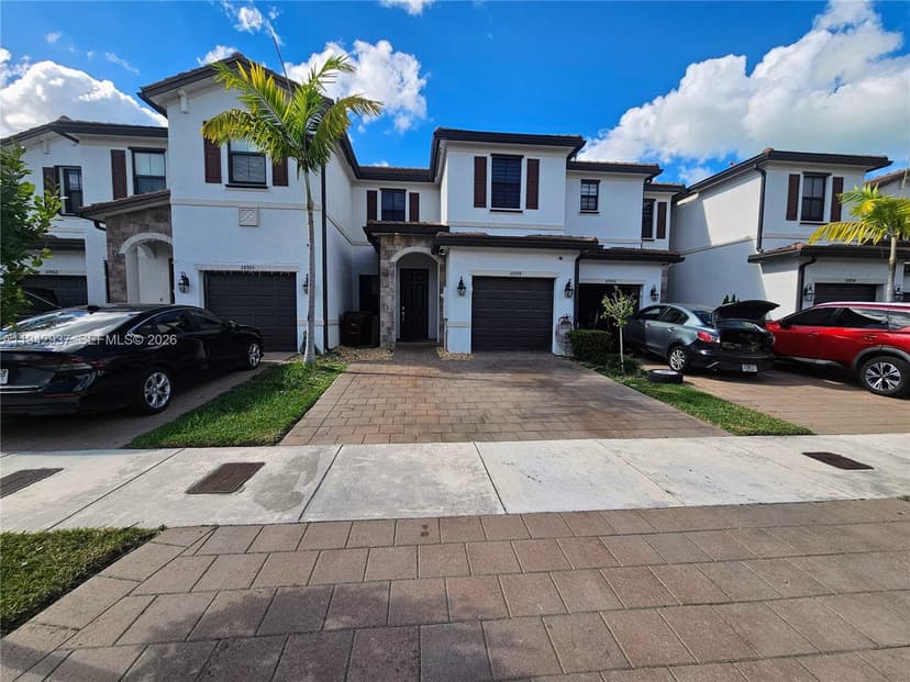 10918 W 33rd Way, Hialeah FL 33018