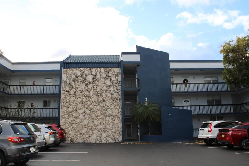 3200 Holiday Springs Boulevard # 105, Margate FL 33063