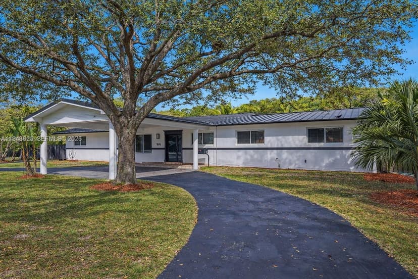 7695 SW 142nd St, Palmetto Bay FL 33158