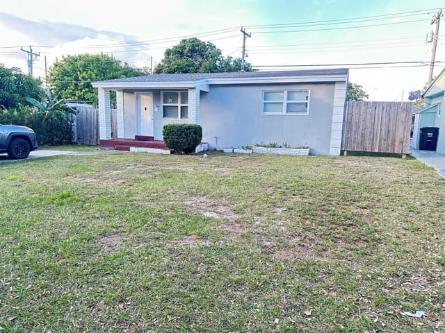 725 58th Street, West Palm Beach FL 33407 - West Palm Beach, FL - Photo 2
