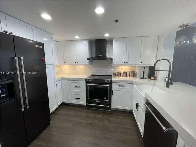 2555 Collins Ave # 1409, Miami Beach FL 33140 - Miami Beach, FL - Photo 2