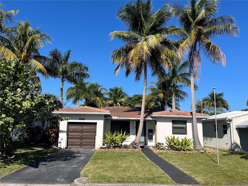 1111 Adams St, Hollywood FL 33019