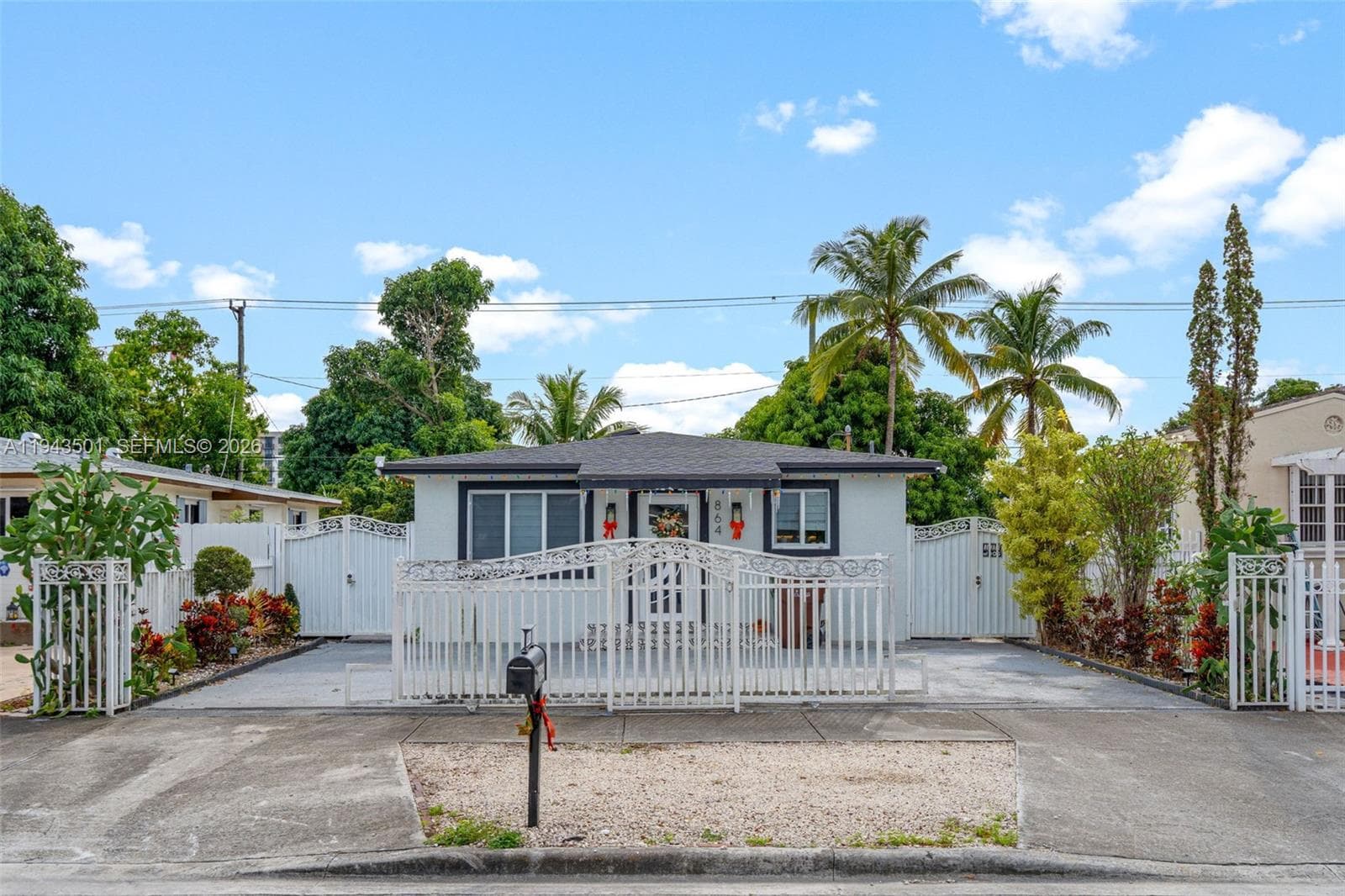 864 E 29th St, Hialeah FL 33013