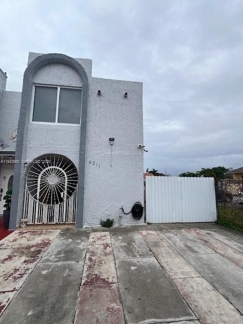 4211 W 10th Ln, Hialeah FL 33012