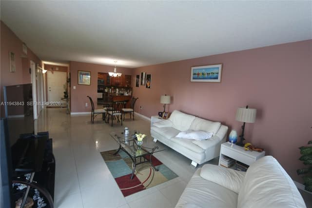 6940 NW Miami Gardens Dr # 430, Hialeah FL 33015 - Hialeah, FL - Photo 6