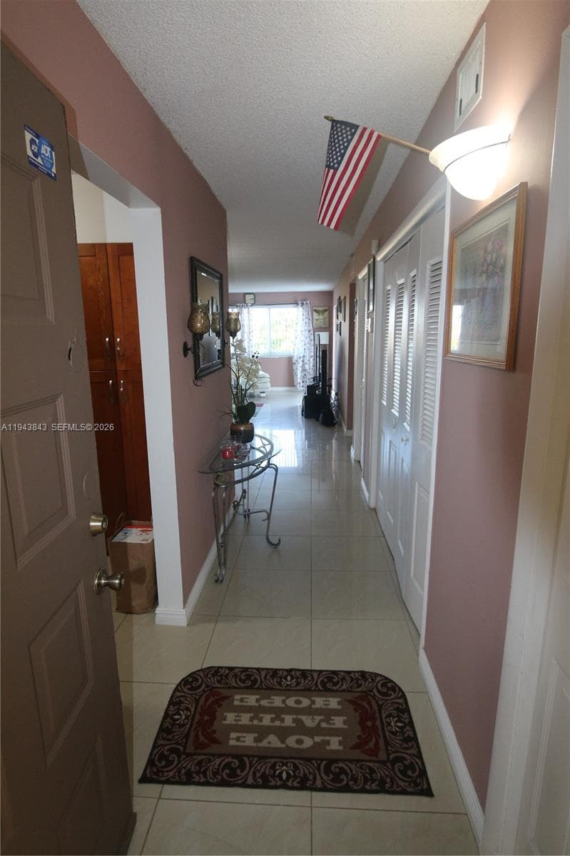 6940 NW Miami Gardens Dr # 430, Hialeah FL 33015 - Hialeah, FL - Photo 1