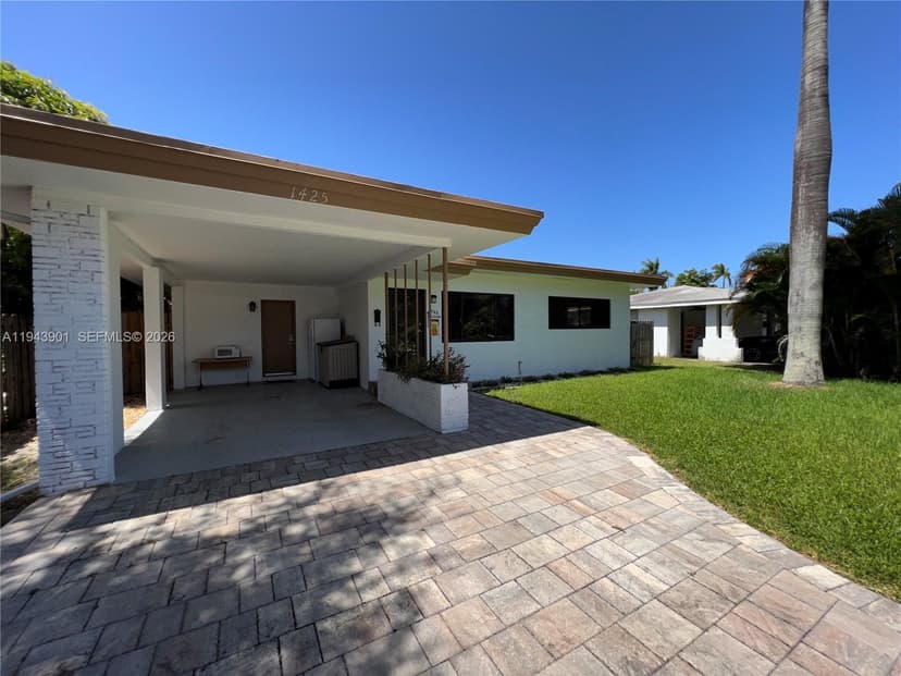 1425 Grant St, Hollywood FL 33020