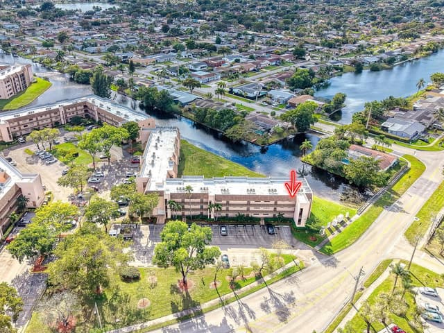 10466 Sunrise Lakes Boulevard # 312, Sunrise FL 33322 - Sunrise, FL - Photo 4