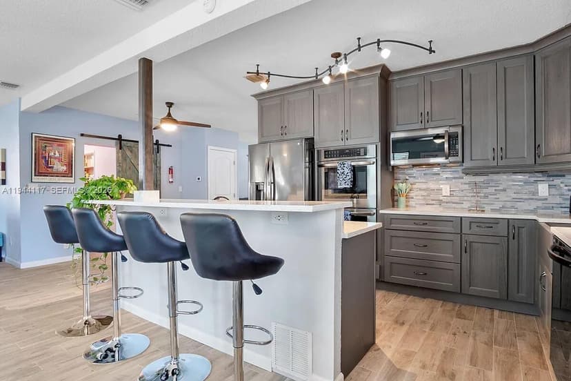 316 NW 29th St, Wilton Manors FL 33311