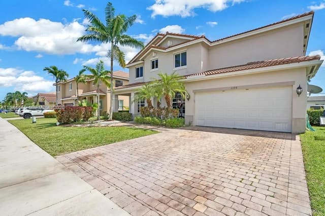 1378 NW 204th St, Miami Gardens FL 33169 - Miami Gardens, FL - Photo 2