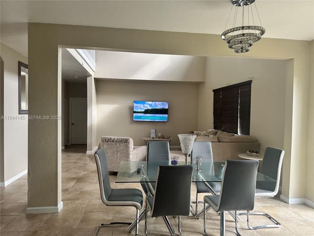 1378 NW 204th St, Miami Gardens FL 33169 - Miami Gardens, FL - Photo 6
