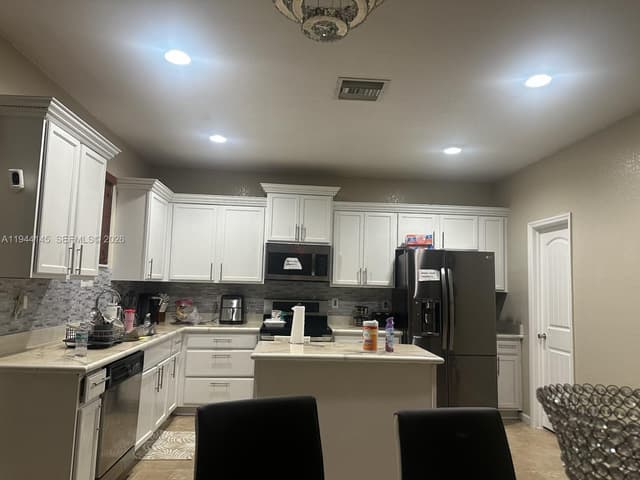 1378 NW 204th St, Miami Gardens FL 33169 - Miami Gardens, FL - Photo 7