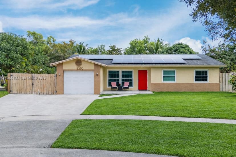 8330 NW 3rd St, Pembroke Pines FL 33024