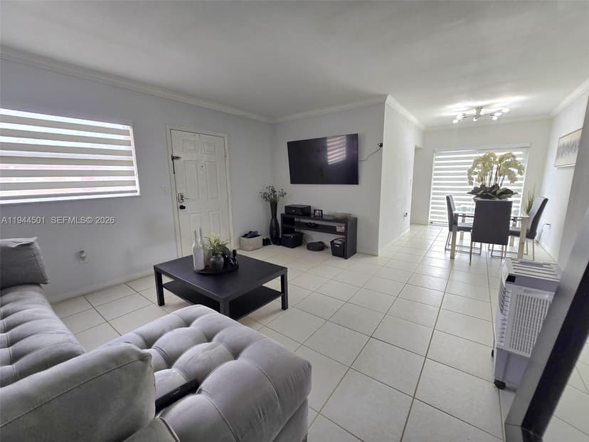 1265 W 24th St # 201, Hialeah FL 33010