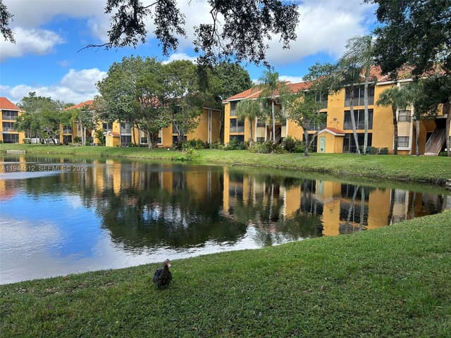 3818 Coral Tree Cir # 3818, Coconut Creek FL 33073 - Coconut Creek, FL - Photo 2