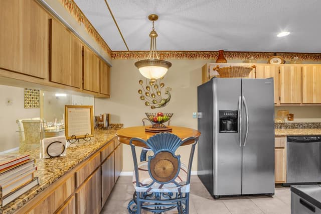 1012 Green Pine Boulevard # H2, West Palm Beach FL 33409 - West Palm Beach, FL - Photo 6