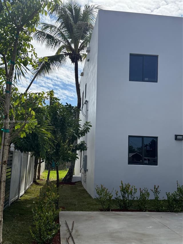 2042 NW 55 TERRACE, Miami FL 33142 - Miami, FL - Photo 5