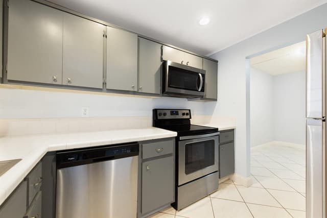 1340 NE 28th Avenue # 232, Pompano Beach FL 33062 - Pompano Beach, FL - Photo 2