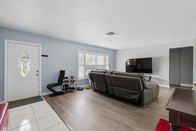 9407 NW 70th Place, Tamarac FL 33321 - Tamarac, FL - Photo 6