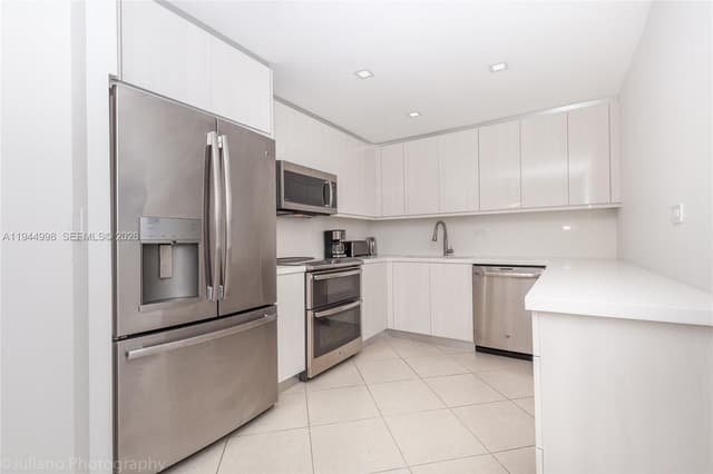 5555 Collins Ave # 9U, Miami Beach FL 33140 - Miami Beach, FL - Photo 6