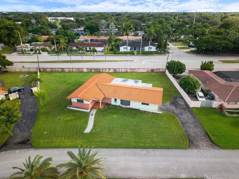 8230 SW 87th Terrace, Miami FL 33143