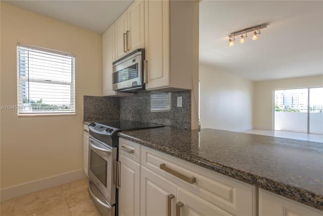1200 14th St # 5E, Miami Beach FL 33139 - Miami Beach, FL - Photo 7
