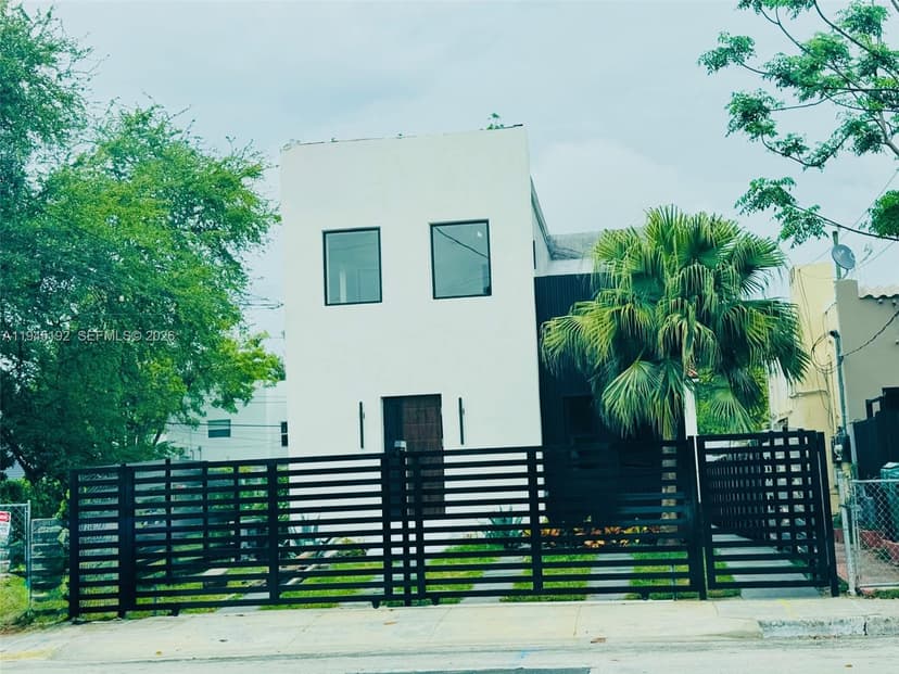 905 SW 13th Ct, Miami FL 33135