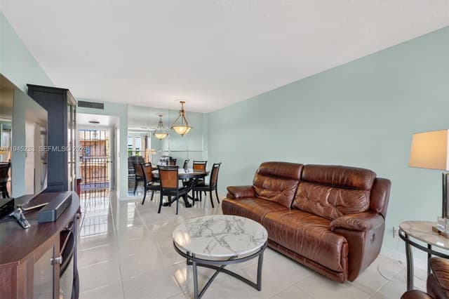 2801 Somerset Dr # 408, Lauderdale Lakes FL 33311 - Lauderdale Lakes, FL - Photo 7