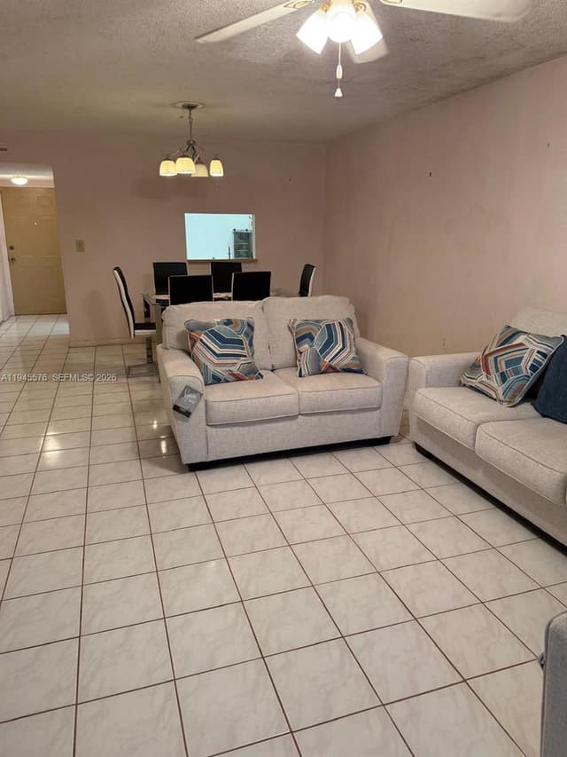 2850 Somerset Dr # 309L, Lauderdale Lakes FL 33311 - Lauderdale Lakes, FL - Photo 4