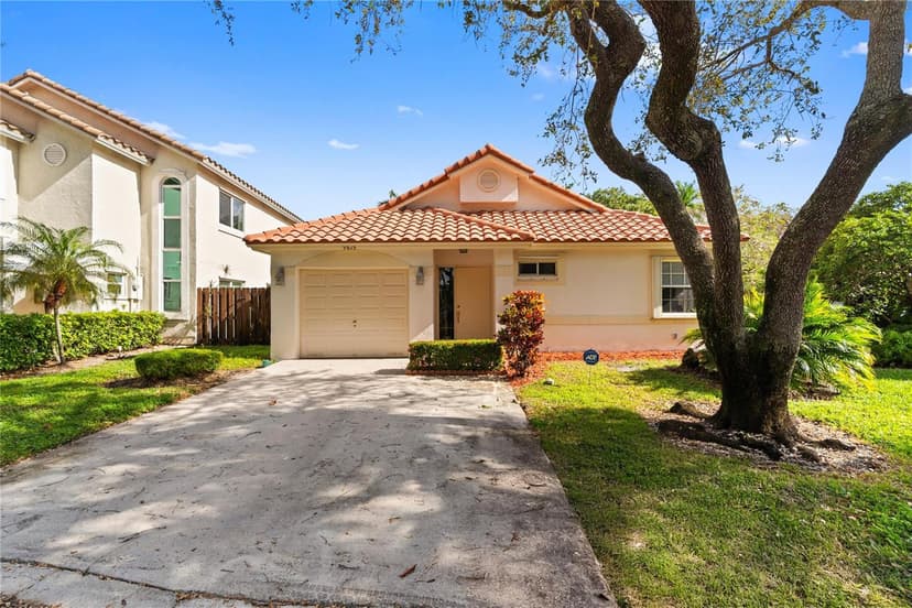 9815 NW 5th Place, Plantation FL 33324