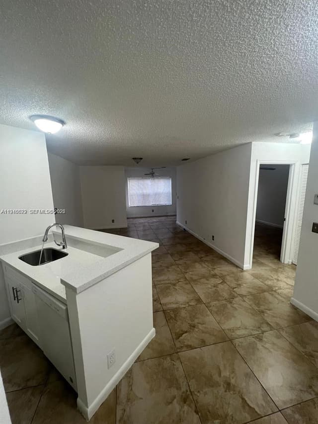 3460 N Pinewalk Dr N # 315, Margate FL 33063 - Margate, FL - Photo 2