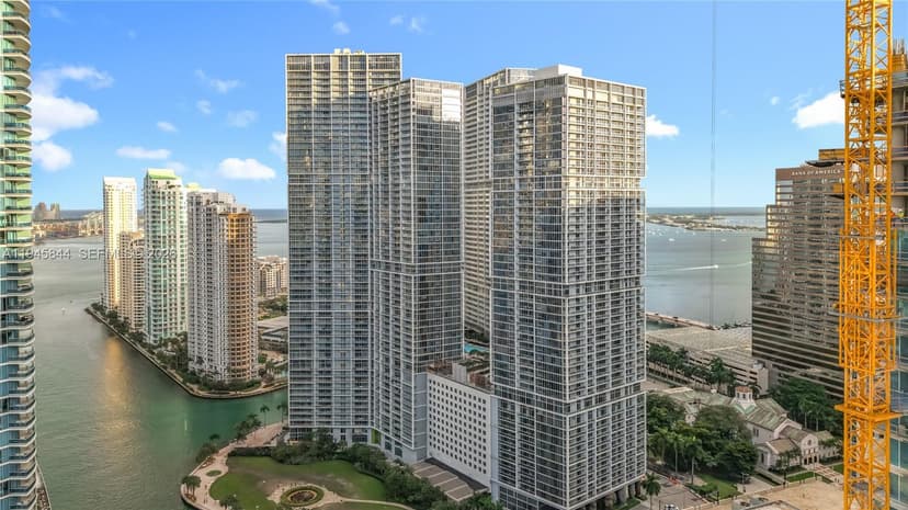 475 Brickell Ave # 4215, Miami FL 33131