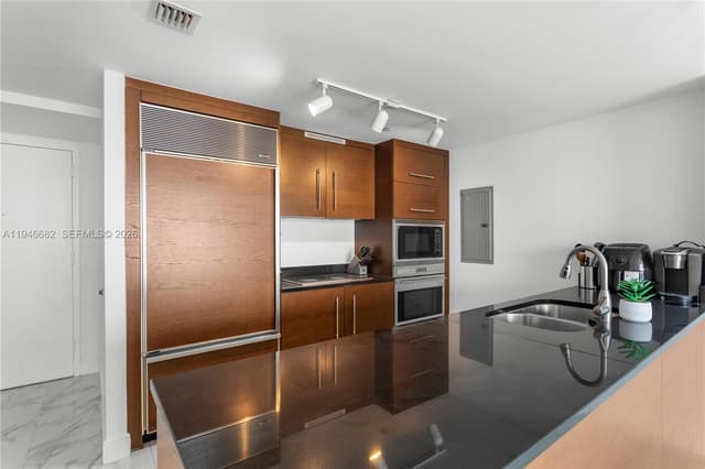 465 Brickell Ave # 5505, Miami FL 33131 - Miami, FL - Photo 2
