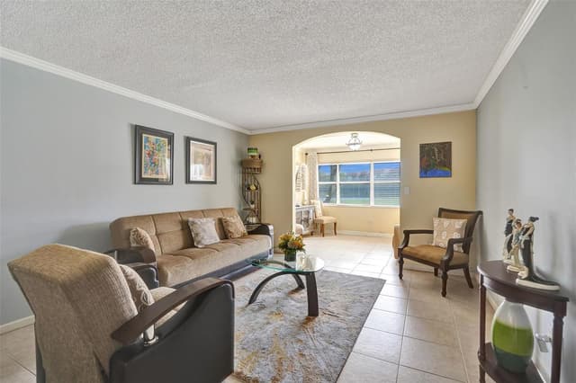 9821 Sunrise Lakes Boulevard # 106, Sunrise FL 33322 - Sunrise, FL - Photo 2