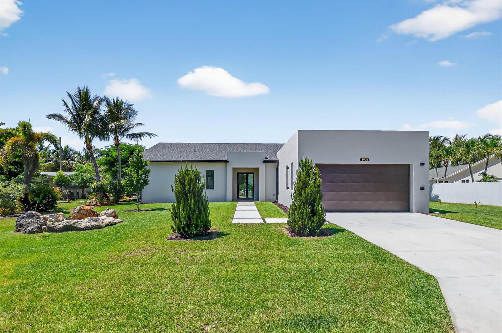 3920 Espan Court, Palm Springs FL 33461