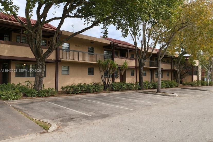 20851 San Simeon Way # 202, Miami FL 33179