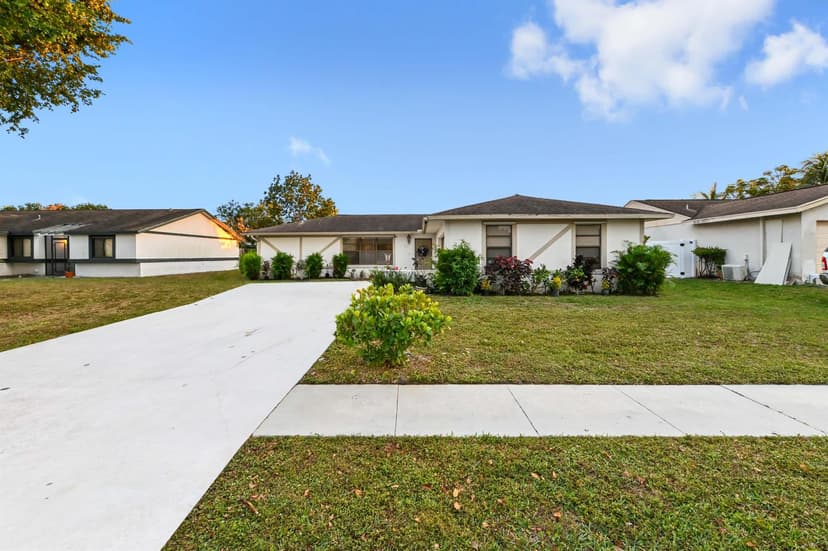 2531 Doral Way, Riviera Beach FL 33407