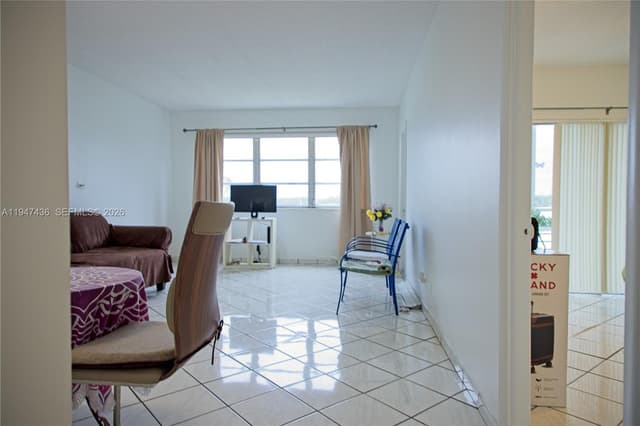 2309 Park Ln # 304, Hollywood FL 33021 - Hollywood, FL - Photo 4