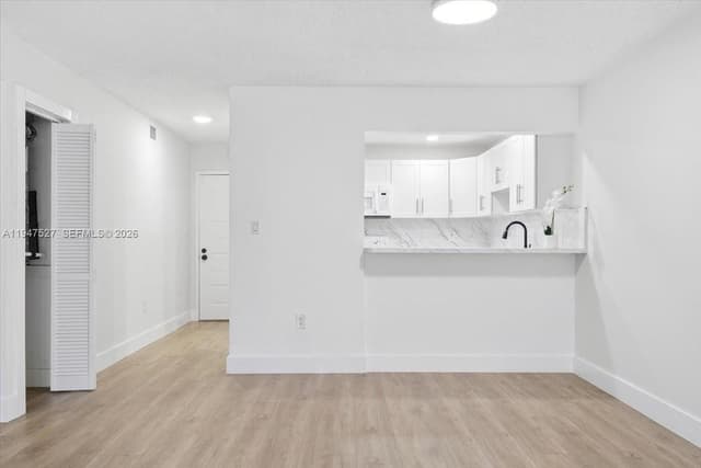 6960 Miami Gardens Dr # 124, Hialeah FL 33015 - Hialeah, FL - Photo 7