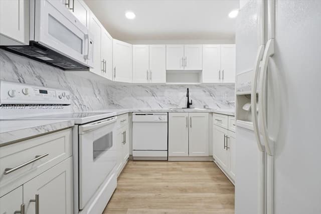 6960 Miami Gardens Dr # 124, Hialeah FL 33015 - Hialeah, FL - Photo 4