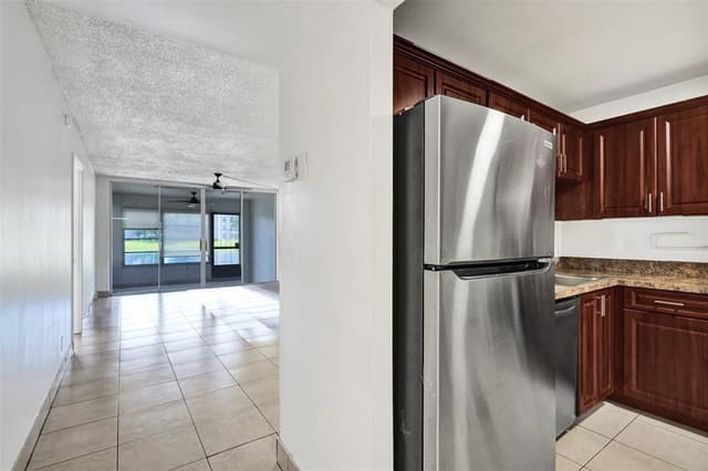 9440 Poinciana Place # 101, Davie FL 33324 - Davie, FL - Photo 2