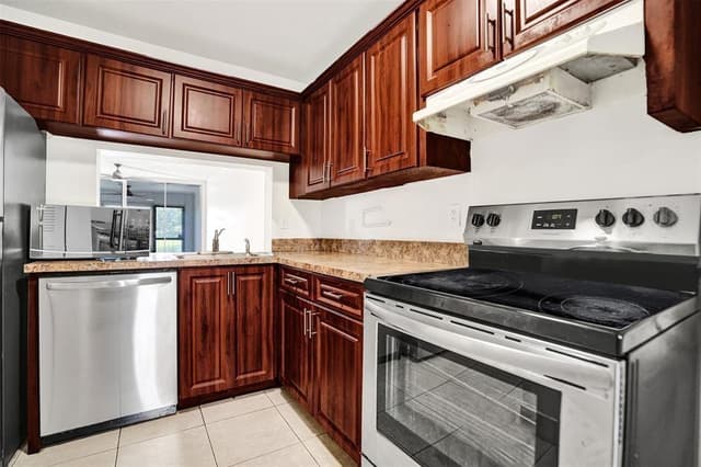 9440 Poinciana Place # 101, Davie FL 33324 - Davie, FL - Photo 3