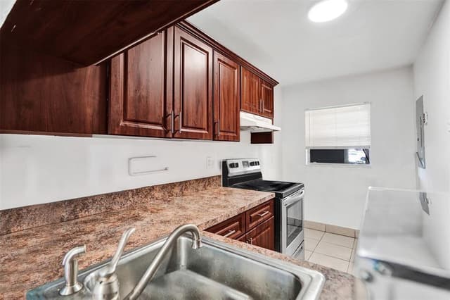 9440 Poinciana Place # 101, Davie FL 33324 - Davie, FL - Photo 5
