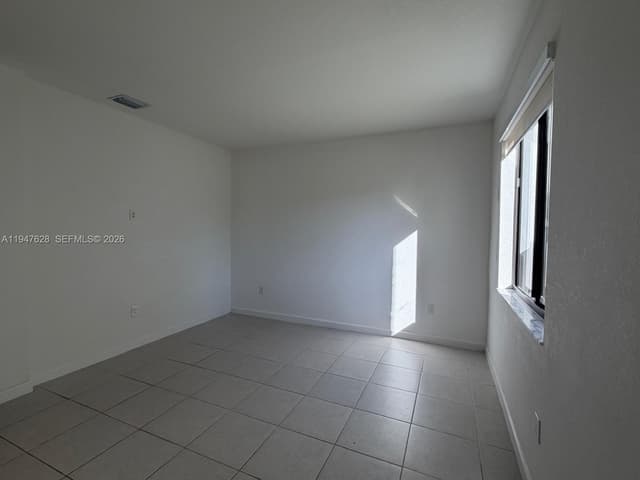 909 NE 211th St, Miami FL 33179 - Miami, FL - Photo 7