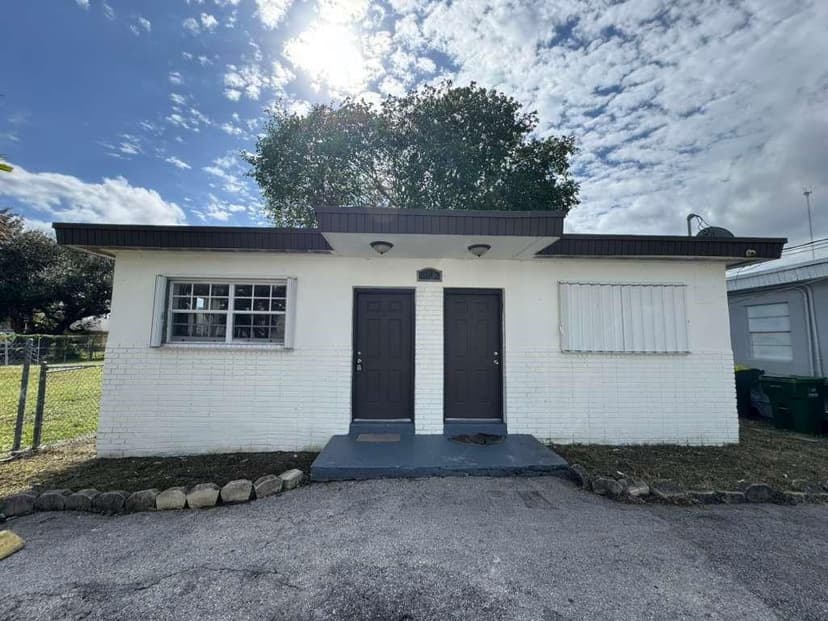 1042 Foster Road, Hallandale Beach FL 33009