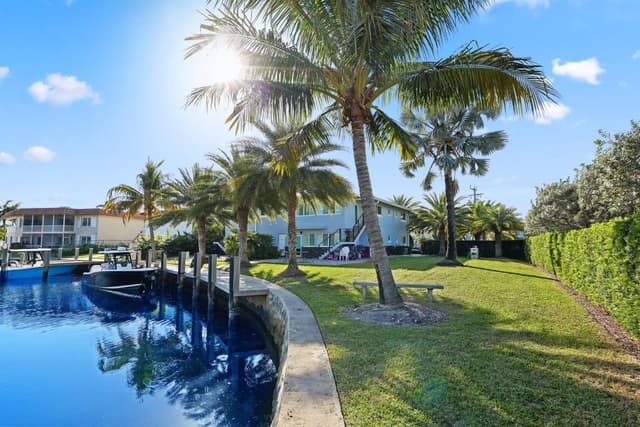 830 SE 22nd Avenue, Pompano Beach FL 33062 - Pompano Beach, FL - Photo 2