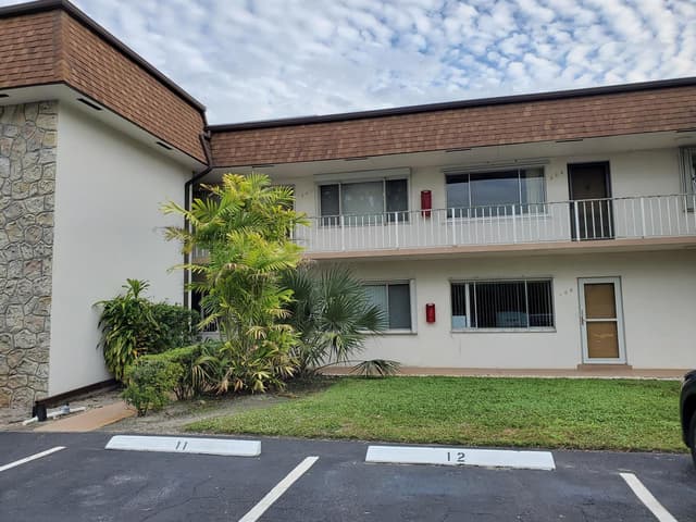 2878 Donnelly Drive # 106, Lake Worth FL 33462 - Lake Worth, FL - Photo 2