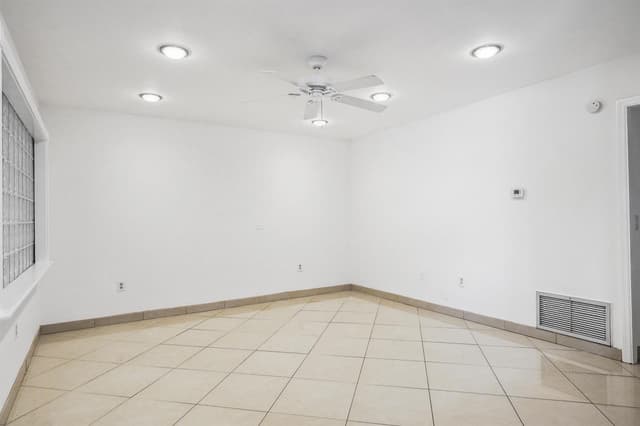 2878 Donnelly Drive # 106, Lake Worth FL 33462 - Lake Worth, FL - Photo 6