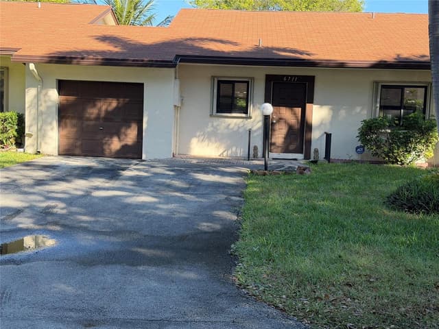 6711 S Parkway Drive # 10, Margate FL 33068 - Margate, FL - Photo 3