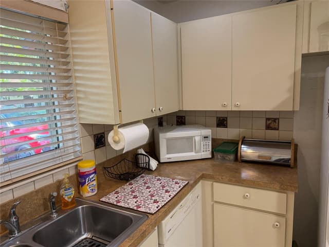 6711 S Parkway Drive # 10, Margate FL 33068 - Margate, FL - Photo 4